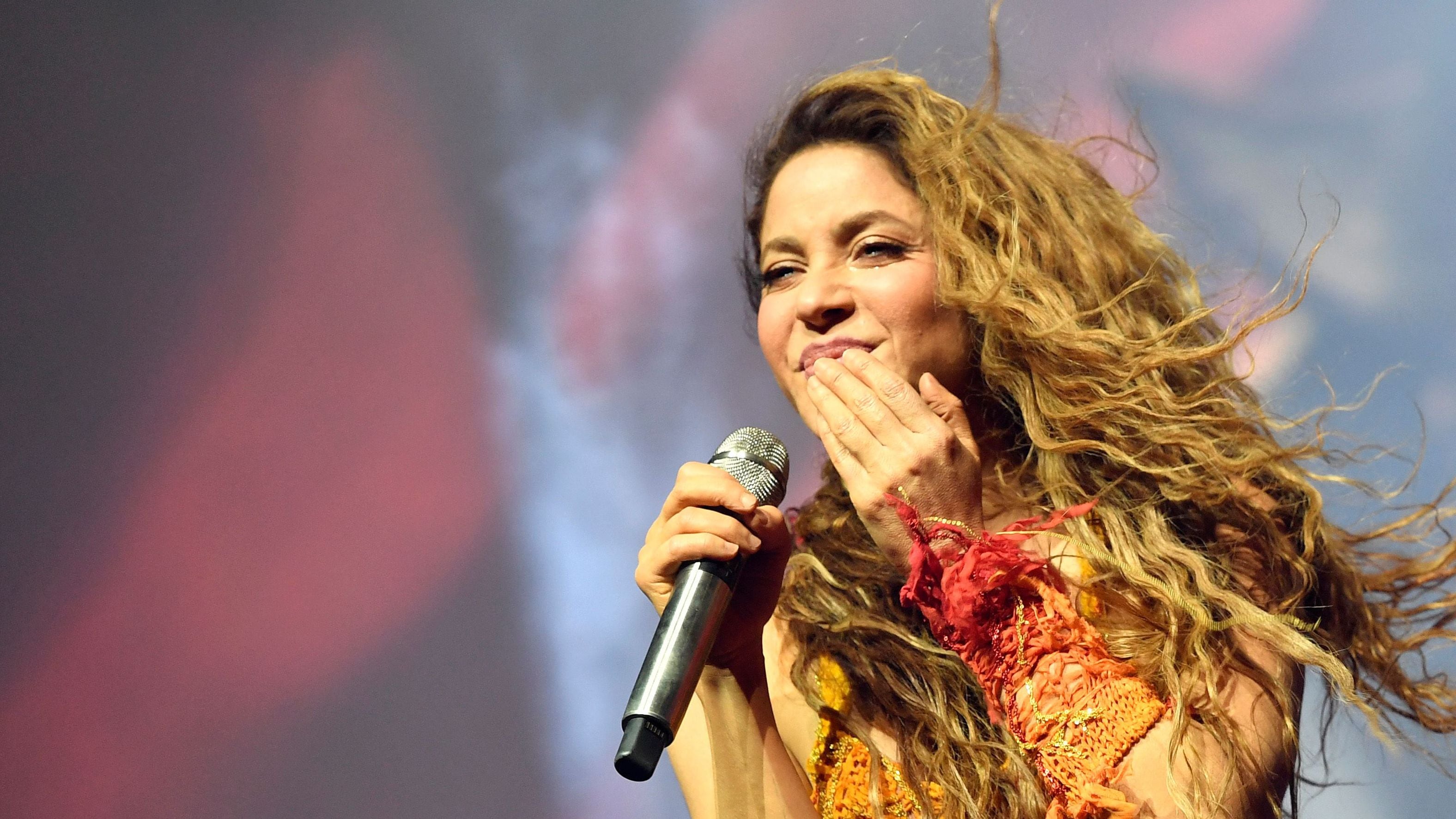 La carrera musical de Shakira está estrechamente ligada con el deporte, desde componer las canciones de los mundiales hasta presentarse en el Super Bowl. Foto: VALERIE MACON / AFP