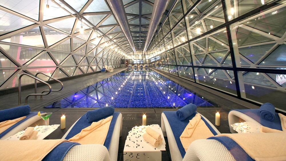 El Aeropuerto Internacional Hamad, considerado el mejor del mundo, cuenta con salas de spa para ofrecer un momento de relajación a los visitantes.