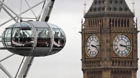 Reino Unido reforma sistema de salidas a bolsa para mejorar atractivo de Londres como plaza financiera