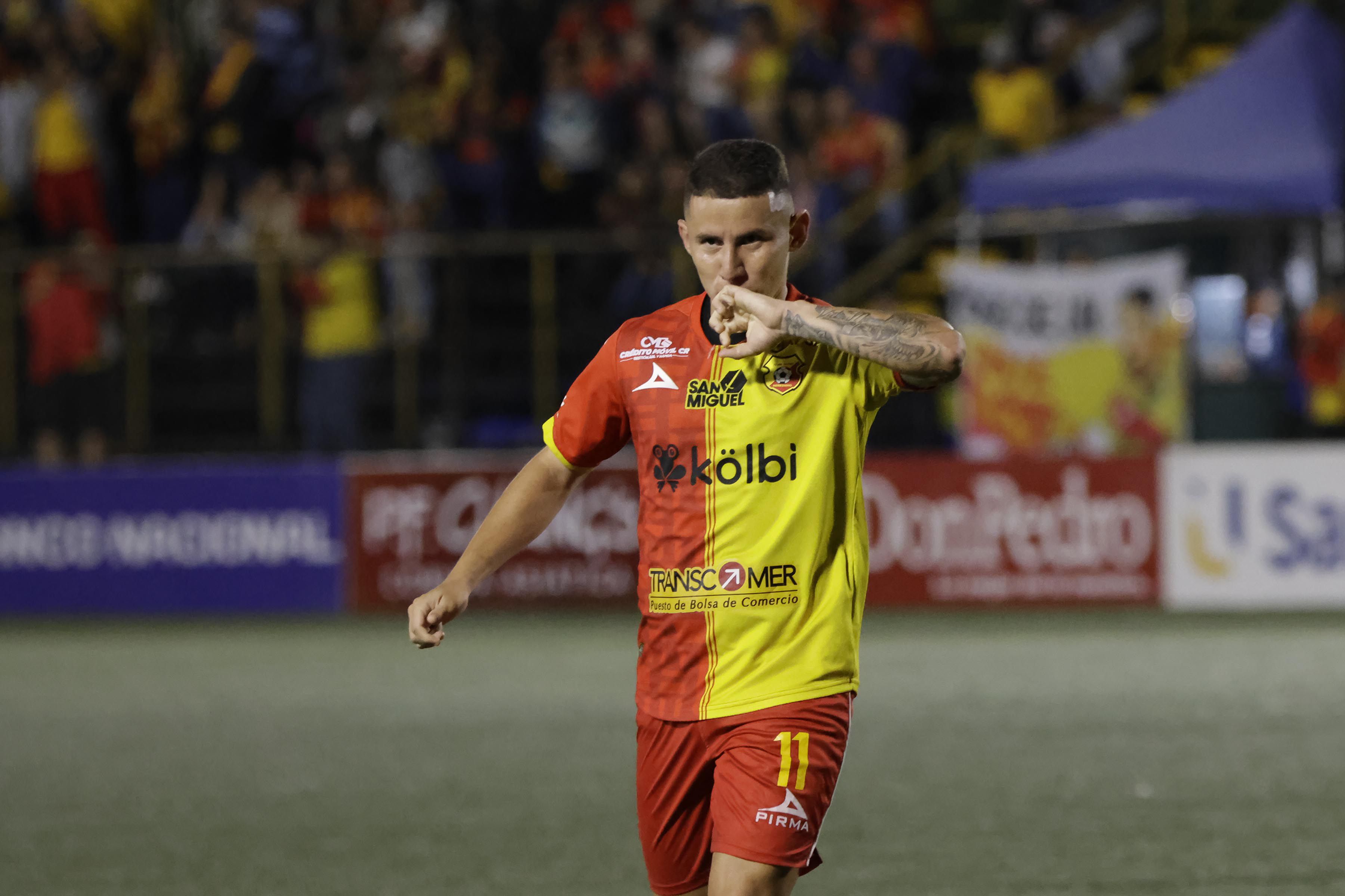 Luis Ronaldo Araya empuja al Herediano a la casi segura semifinal contra  Alajuelense | La Nación