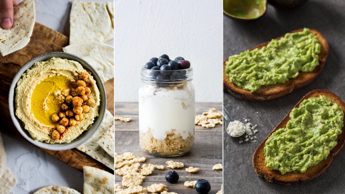 Desayunar bien puede mejorar su colesterol. Incluya hummus, arándanos con yogur y aguacate en pan integral.