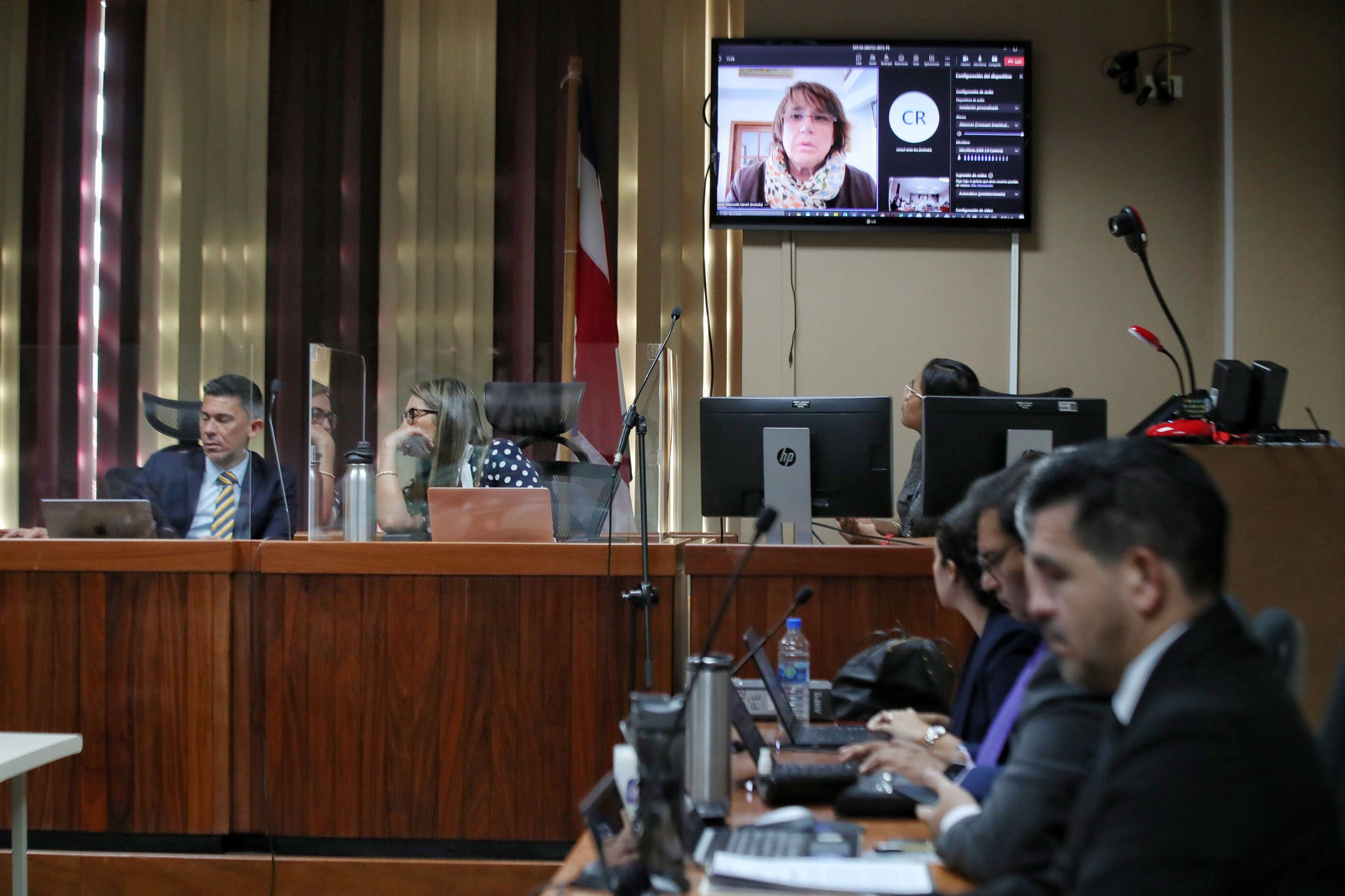 Valenzuela rindió su declaración a través de una videollamada en el Consulado de Costa Rica en Andalucía, Málaga, España.