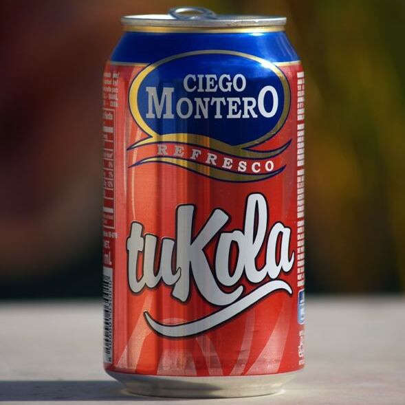 La bebida alternativa de Coca-Cola en Cuba se llama 'tuKola'.