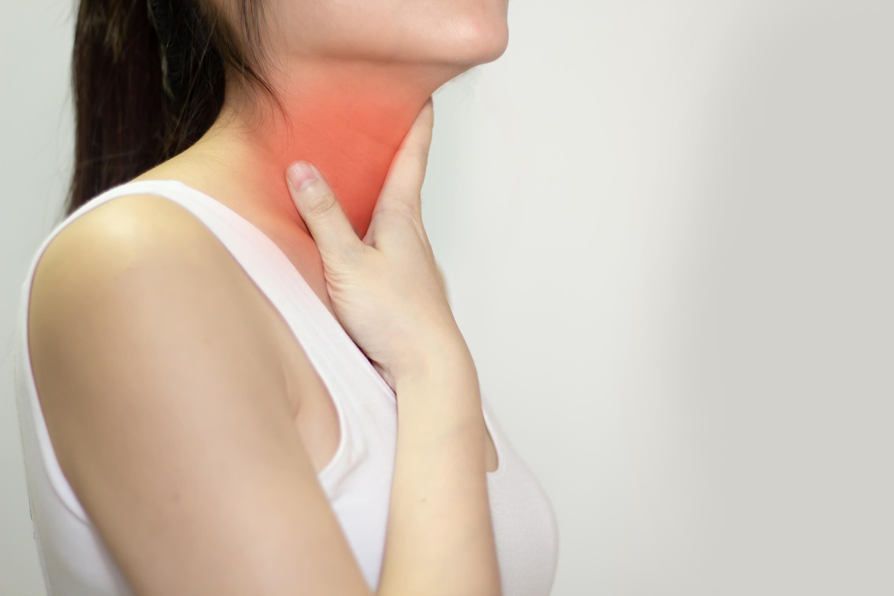 El dolor de garganta puede deberse a varias causas y es bueno explorar a cuál es. Fotografía: Shutterstock