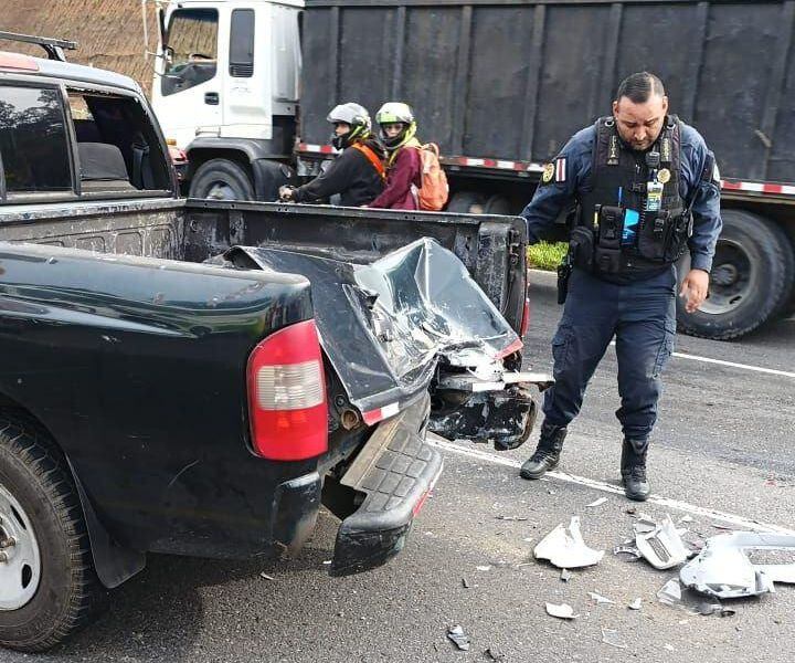 Policía sufrió un accidente de tránsito en la autopista General Cañas