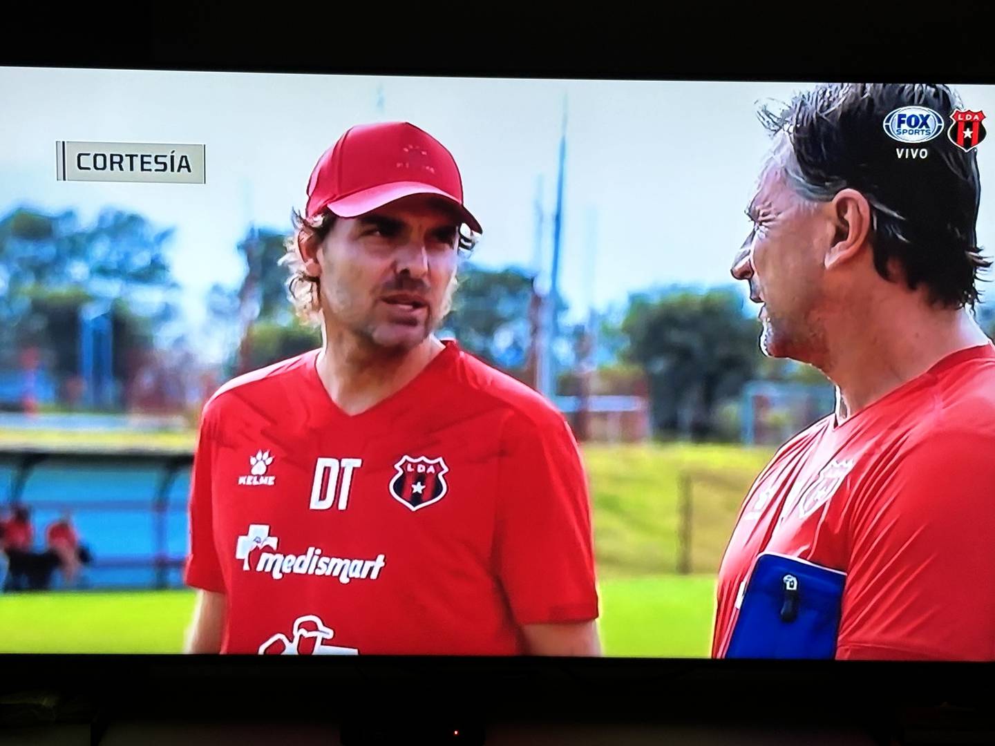 En la previa de la transmisión televisiva del partido entre León y Puebla, durante varios minutos se mostraron imágenes de la etapa de Andrés Carevic como técnico de Liga Deportiva Alajuelense.