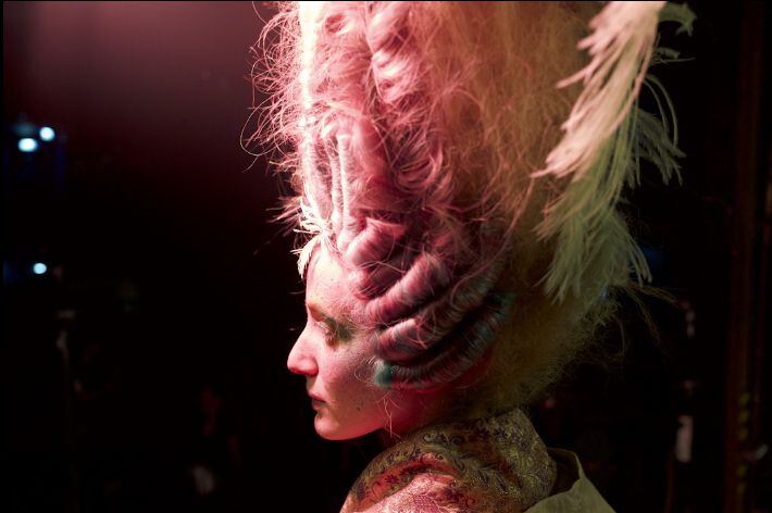 Los excéntricos peinados son protagonistas del filme 'Medusa Deluxe'. Foto: Cortesía Pacífica Grey