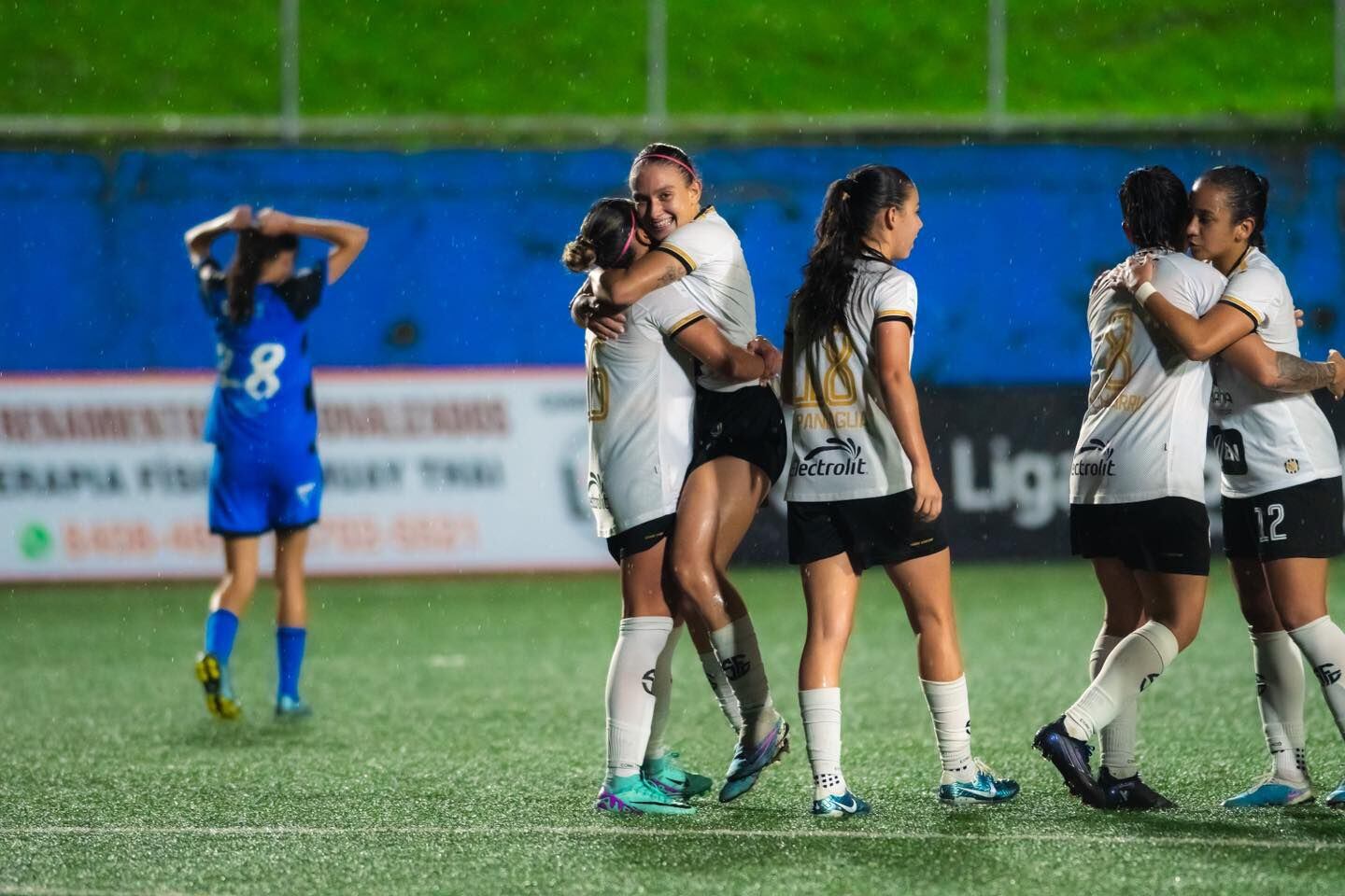 Sporting derrotó 3-2 a Dimas Escazú en el partido de ida de las semifinales del fútbol femenino. Fotografía: Prensa Sporting