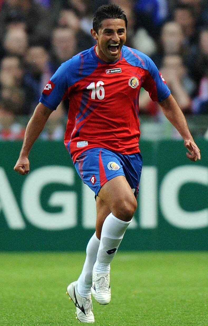 Pese a quedar fuera de Brasil 2014, Carlos Hernández sí fue mundialista, pues disputó la copa de Alemania 2006 con la Selección Nacional. 