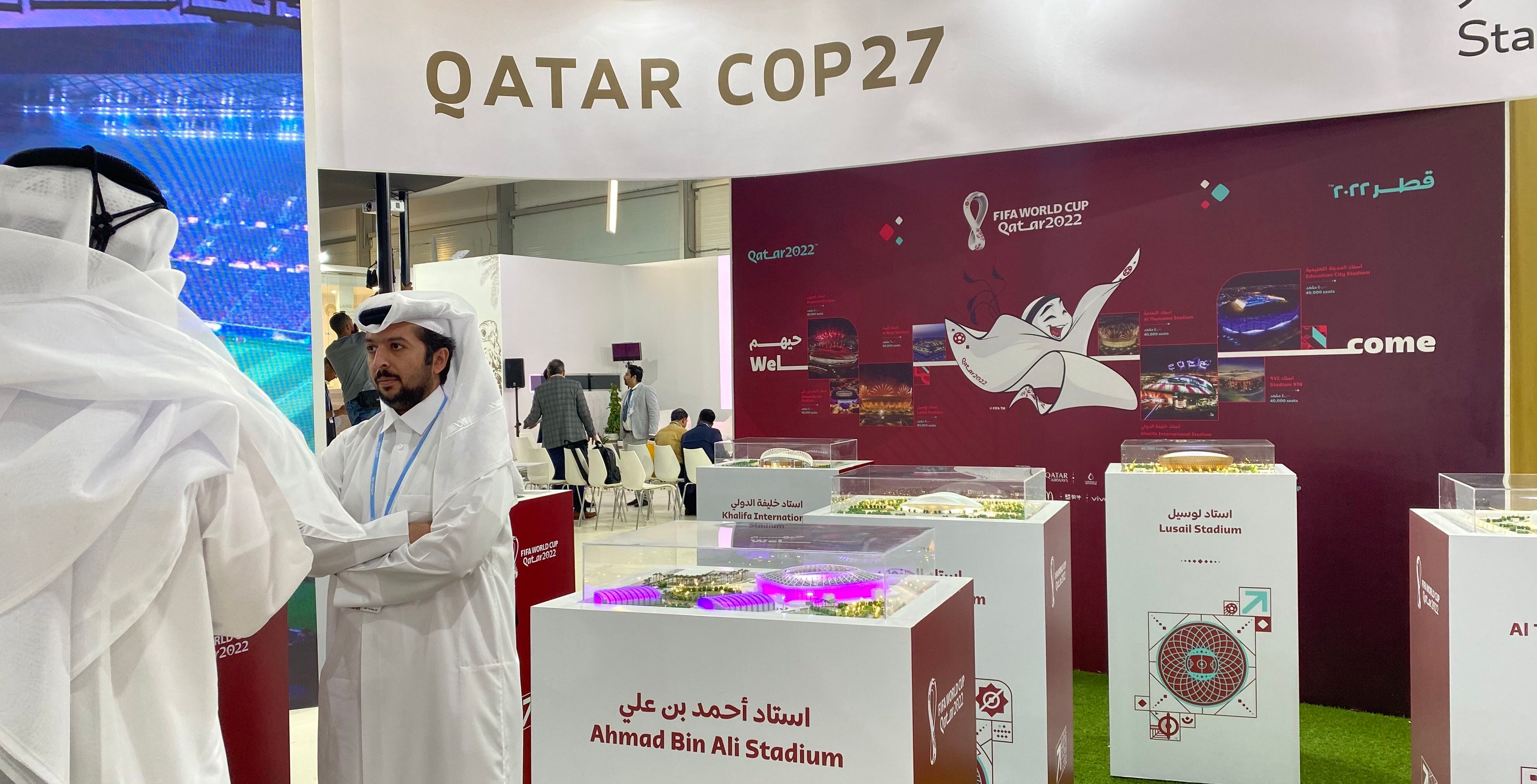 Pabellón de Qatar en la COP27 en Egipto donde se aprecia un amplio despliegue promocional del Mundial 2022. Fotografía:
