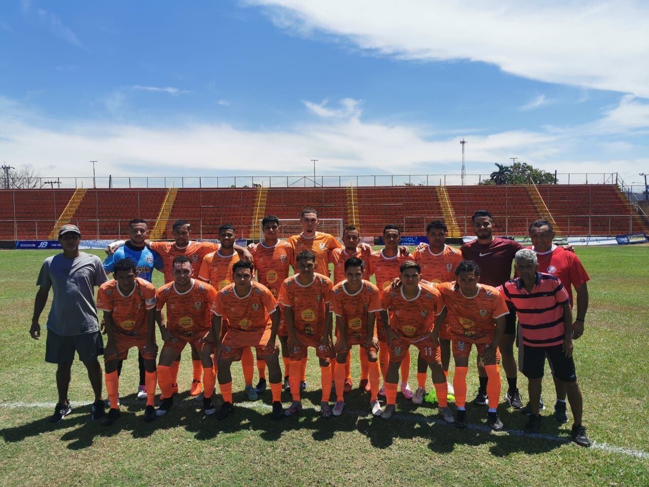 En su último partido en el torneo de Linafa, el Puntarenas San Luis derrotó 3-1 al MW Acosta, en un estadio Lito Pérez desolado. Tomada de Facebook